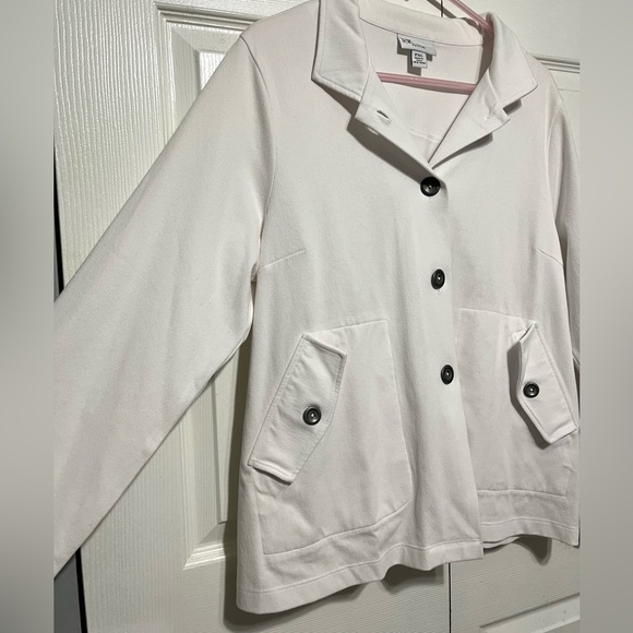 White Jacket. - Picture 2 of 4